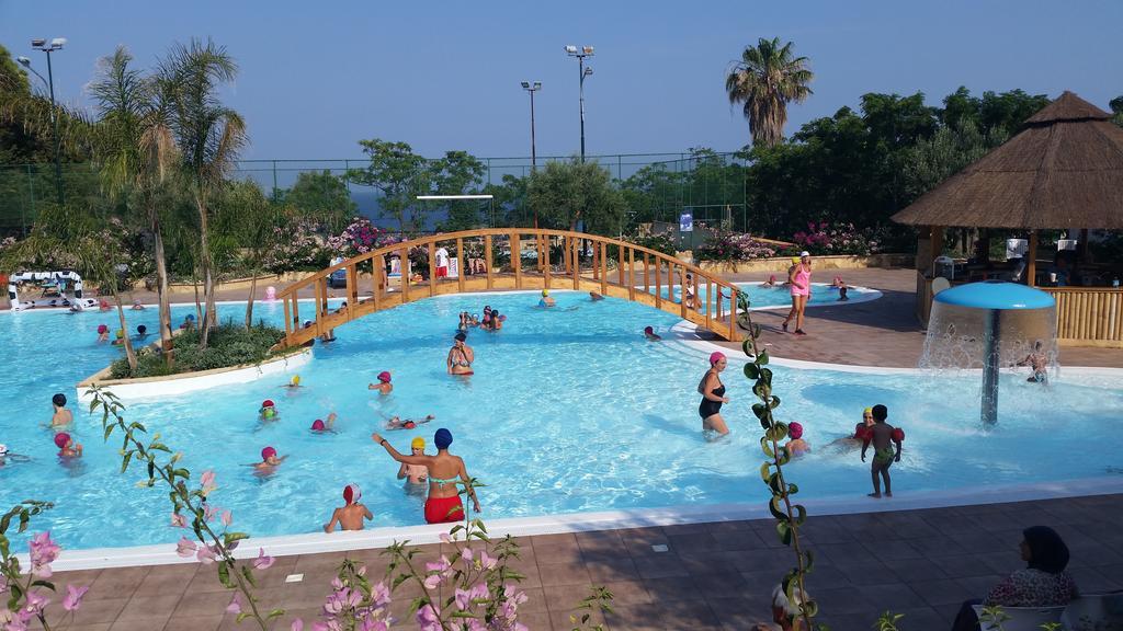 Villaggio Marinella Direttamente Sul Mare Isola Di Capo Rizzuto Екстер'єр фото
